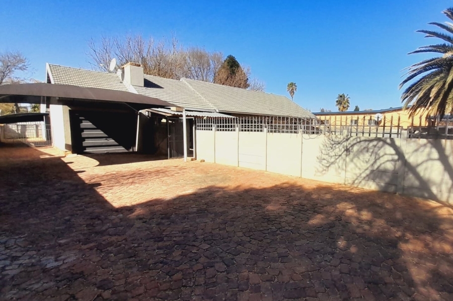 3 Bedroom Property for Sale in Flamwood North West